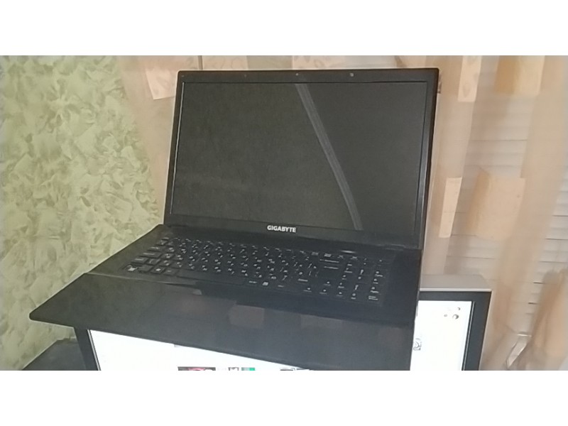 Ноутбук Gigabyte Q1700 №91xc