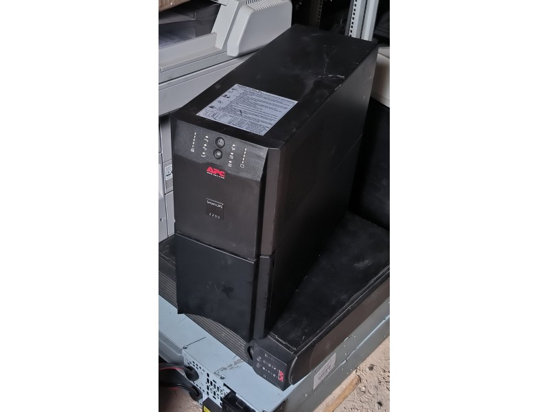 Безперебійник ДБЖ APC Smart-UPS 2200 (SUA2200I)