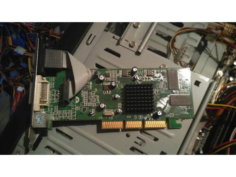 Видеокарта Radeon 7000 64Mb DDR AGP №51 