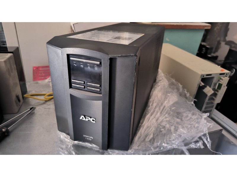 Безперебійник ДБЖ APC Smart UPS 1500 smt1500i