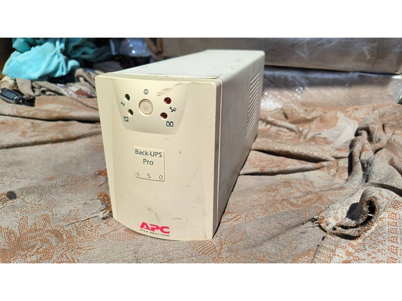 Безперебійник ДБЖ APC Back-UPS Pro 650 (BP650SI)