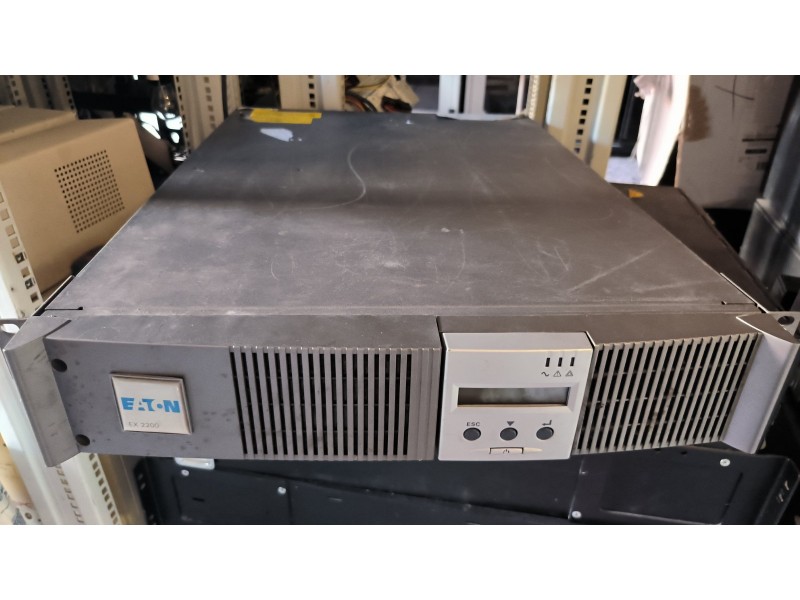 Бесперебійник ДБЖ EATON 2200 RT2U