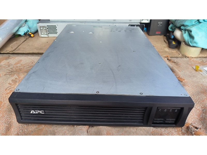 Бесперебійники APC 2200 SMT2200RMI2U