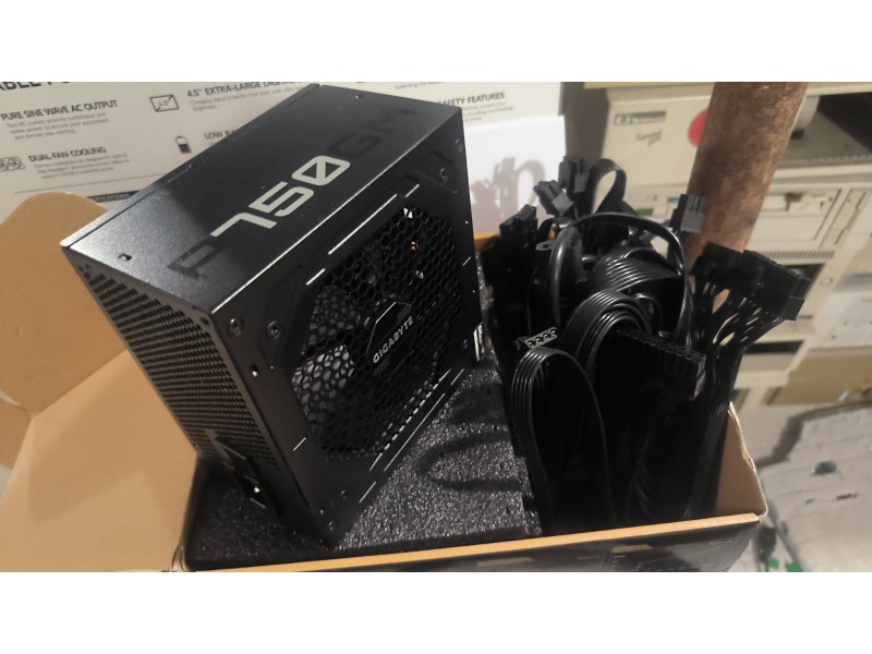 Блок живлення GIGABYTE GP-P750GM 750W