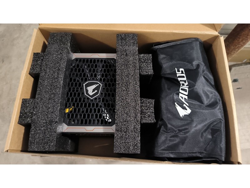 Блок живлення Gigabyte Aorus P750W 80+ Gold Modular (GP-AP750GM)