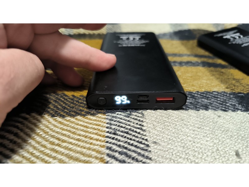 Power bank TRACER 10000mAh Alu PD20W QC3.0 BK