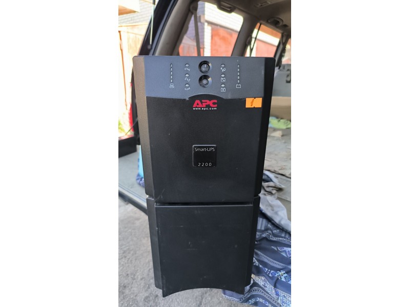 Бесперебійник ДБЖ APC Smart-UPS 2200 SUA2200I №1