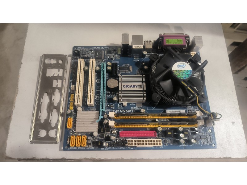 Комплект материнка Gigabyte GA-G31M-S2L+E7400+4Gb