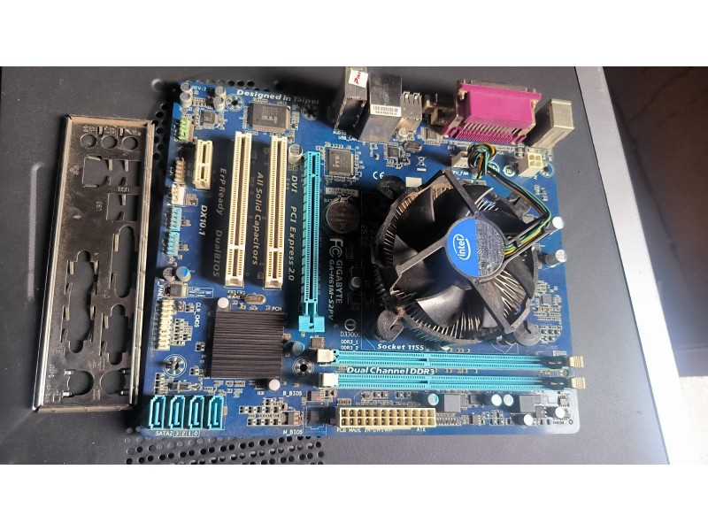 Материнська плата GIGABYTE GA-H61M-s2pv