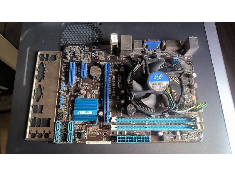 Материнські плати ASUS P8H61-MX