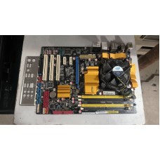 Материнська плата ASUS P5Q