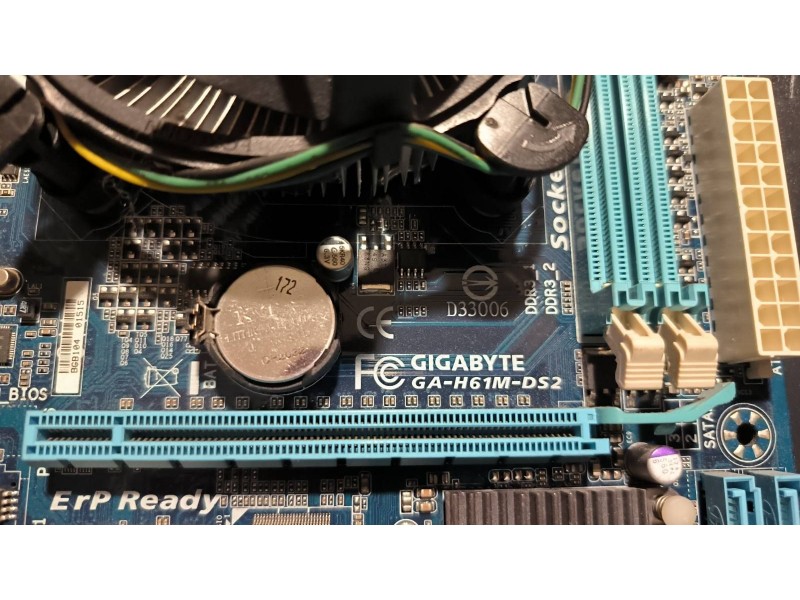 Комплект. Материнська плата GIGABYTE GA-H61M-DS2 + Pentium G620