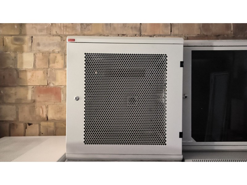 Шафи серверні сота 12U