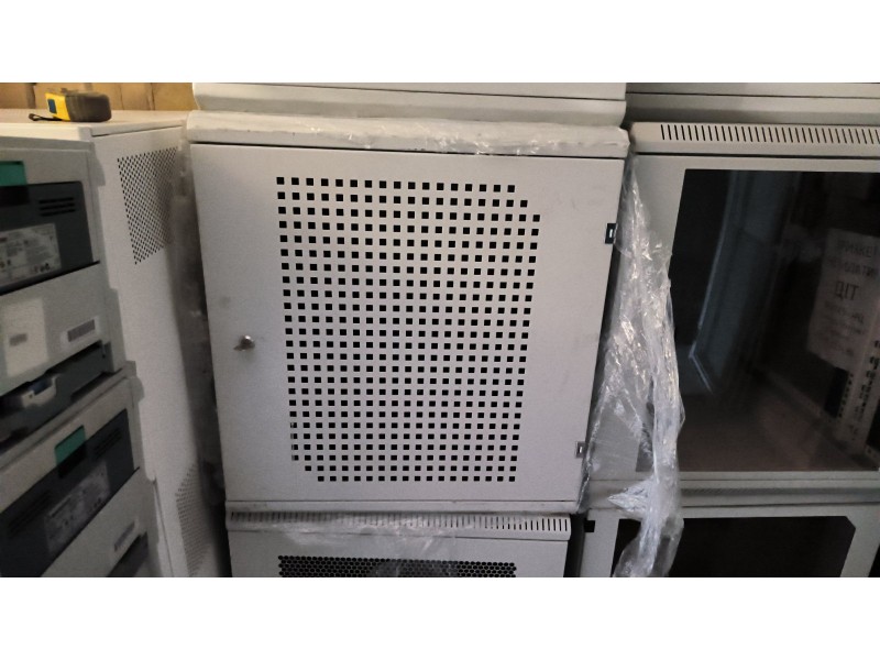 Шафа серверна квадрати 12U