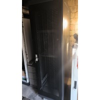 Серверна шафа сота 42U