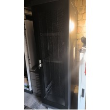 Серверна шафа сота 42U