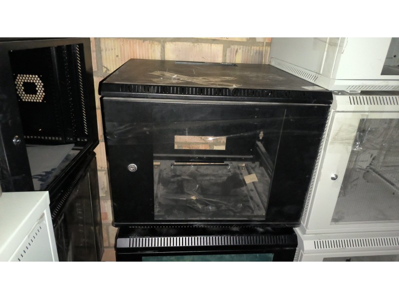 Шафи серверні чорні 9U