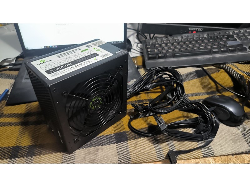 Блок живлення GAMEMAX GM-600-80+ APFC 600W