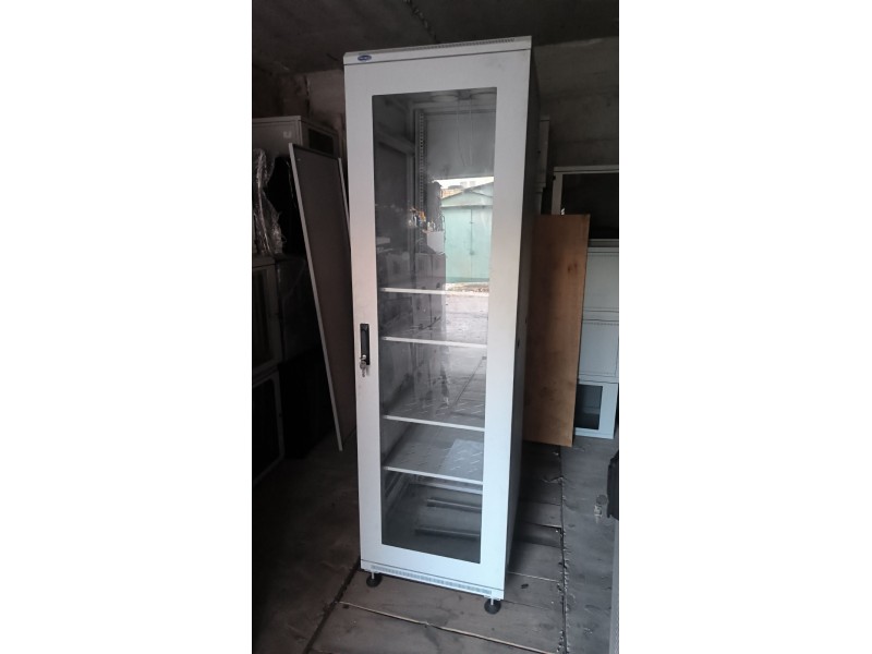 Шафа біла на колесах 42U