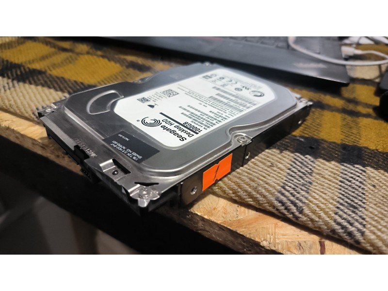 Жорсткий диск HDD Seagate ST1000DM003 1Tb №1