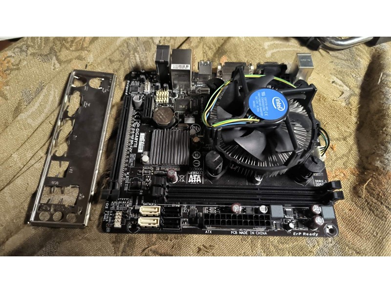 Материнська плата GIGABYTE GA-H81M-S2V