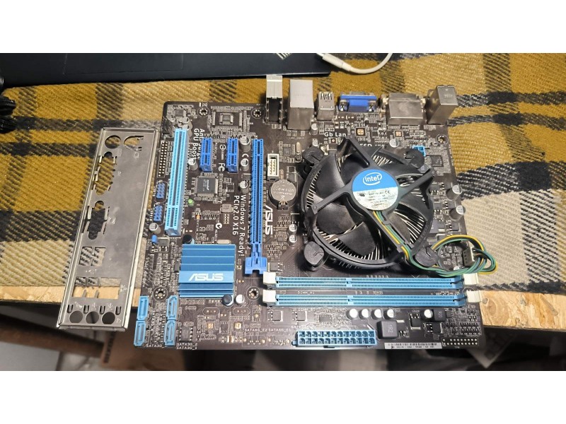 Материнська плата ASUS P8H61-M PLUS V2