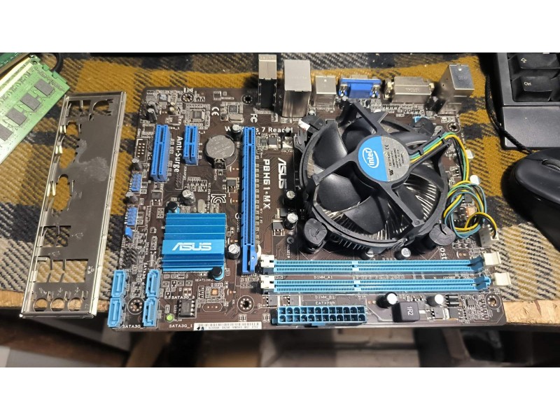 Материнська плата ASUS P8H61-MX