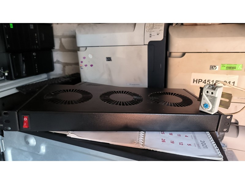 Охолоддення з серверної шафи 1U терморегулятор