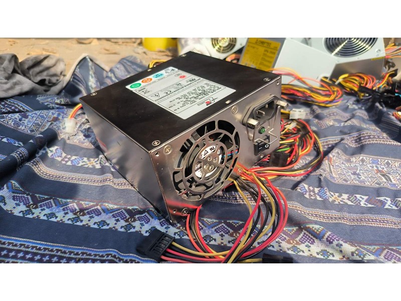 Блок живлення EMACS HG2-5500V 500W