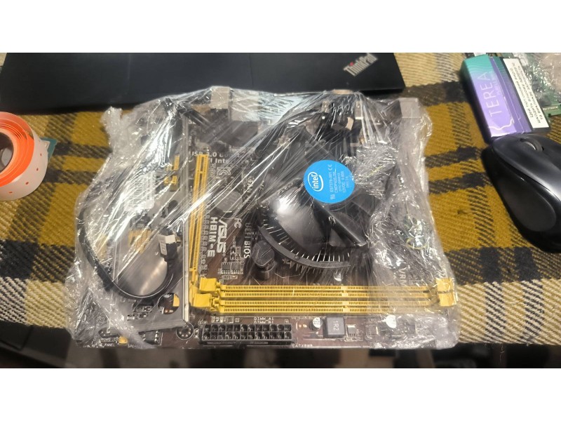 Материнська плата ASUS H81M-E