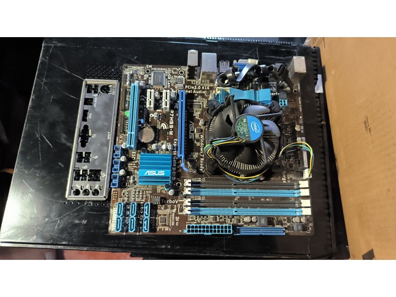 Материнська плата ASUS P7H55-M