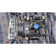 Материнська плата Gigabyte GA-81M-DS2 Материнська плата Gigabyte GA-81M-DS2