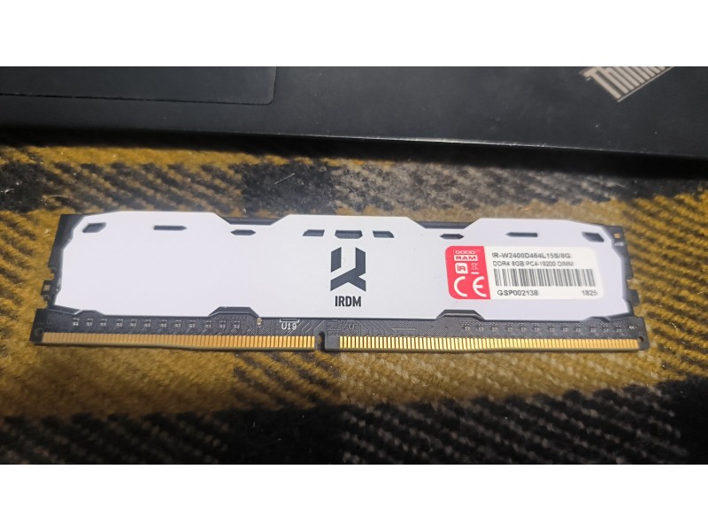 Память до ПК DDR4 8Gb PC4