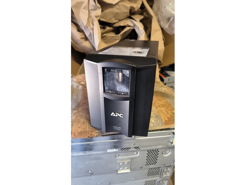 Безперебійник APC SMART-UPS C2000 SMC2000I Безперебійник APC SMART-UPS C2000 SMC2000I