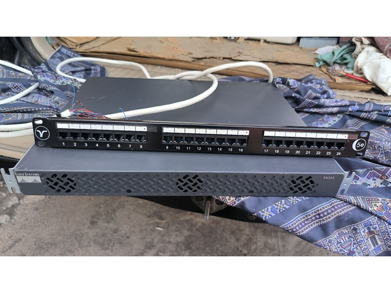 Cisco VG224 24-портовий аналоговий голосовий шлюз