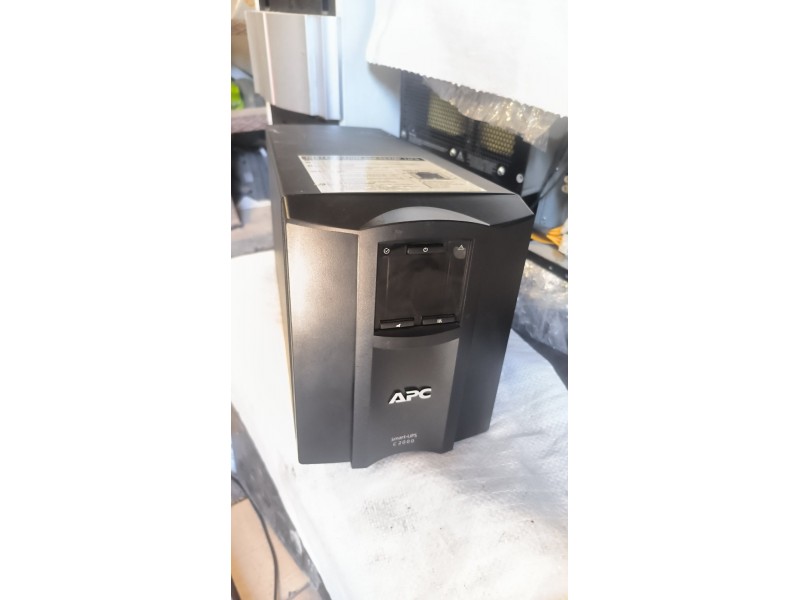 Бесперебійник ДБЖ APC Smart-UPS C2000 SMC2000I