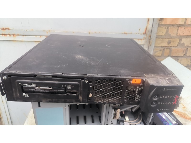 Бесперебійник APC Smart-UPS RT 2000 SURT2000XLI №1