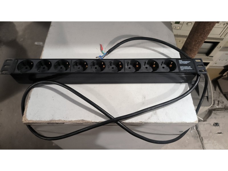Блок розеток у серверну шафу SPP9-E