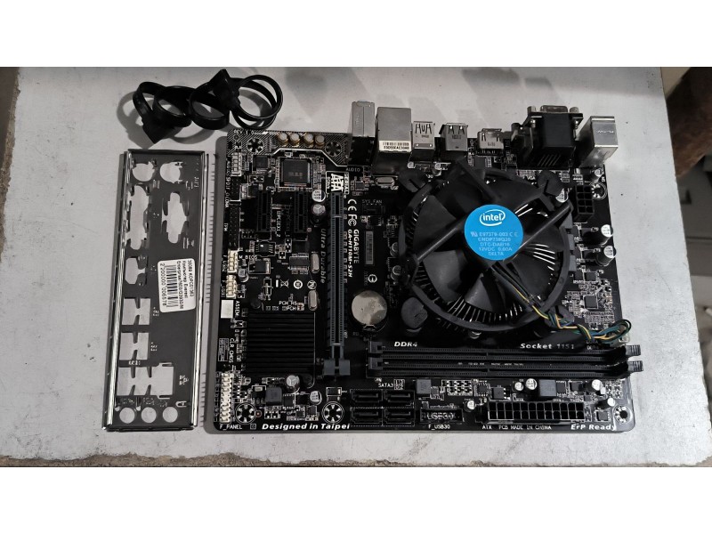 Материнська плата GIGABYTE GA-H110M-D2H