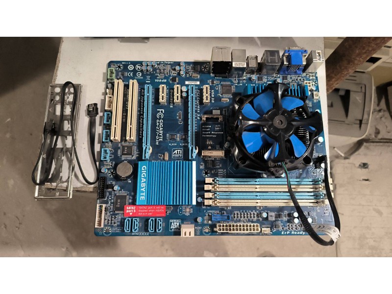 Материнська плата GIGABYTE GA-Z77-D3H
