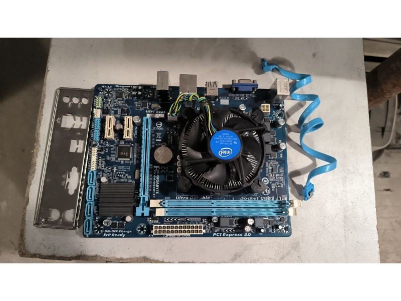 Материнська плата GIGABYTE GA-61M-S1